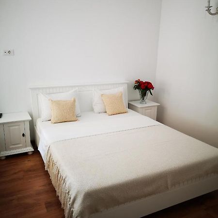Brize Guest House 투즐라 외부 사진